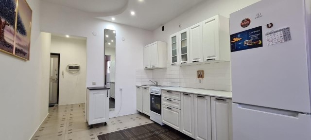 2 комн., 55 м², Монолитно-каркасный, Крестьянский рынок, стадион "Туймаада"