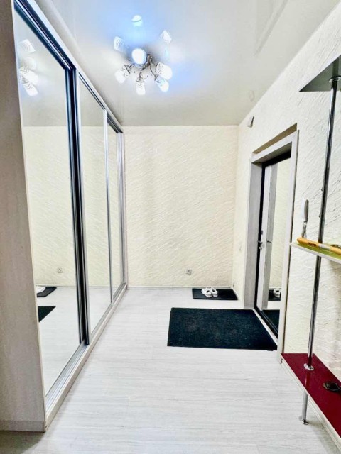 3 комн., 103 м², Инд. планировка, Сахацирк 11