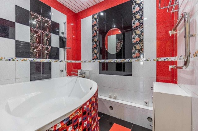 3 комн., 103 м², Инд. планировка, Сахацирк 18