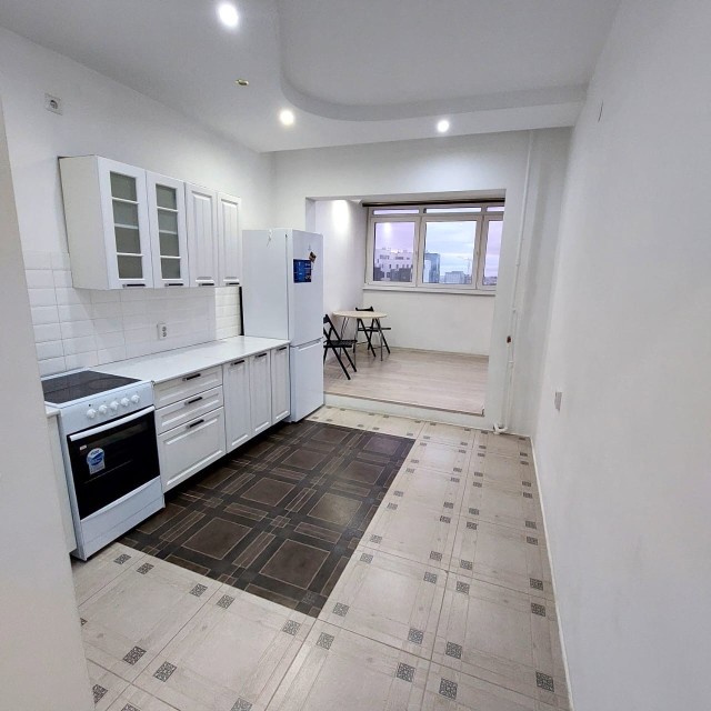 2 комн., 55 м², Монолитно-каркасный, Крестьянский рынок, стадион "Туймаада" 2