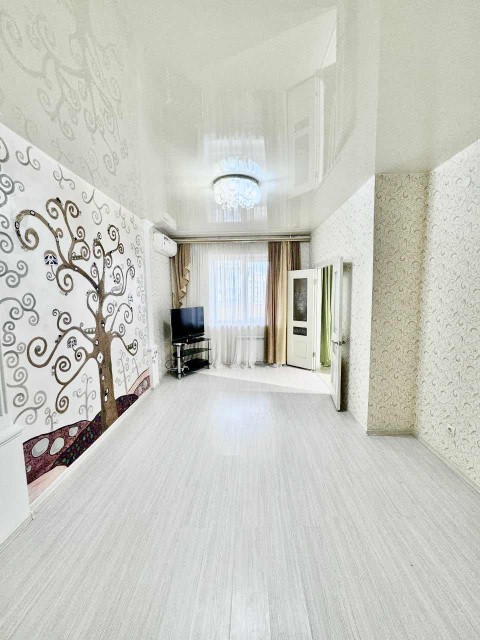 3 комн., 103 м², Инд. планировка, Сахацирк 7