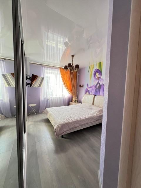 3 комн., 65 м², Монолитно-каркасный, Площадь Победы 11