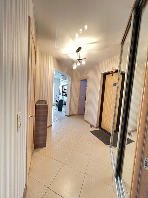 3 комн., 65 м², Монолитно-каркасный, Площадь Победы 5