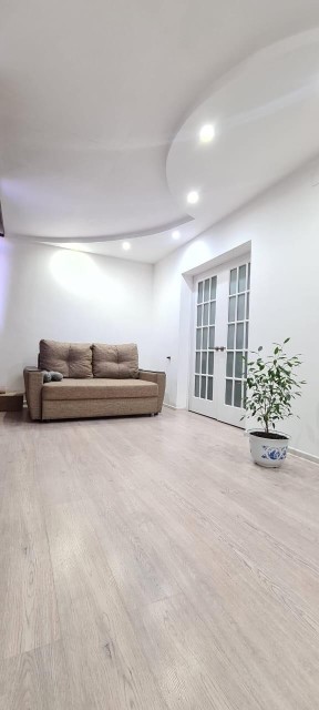 2 комн., 55 м², Монолитно-каркасный, Крестьянский рынок, стадион "Туймаада" 3