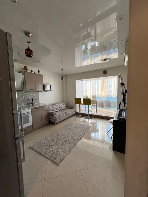 3 комн., 65 м², Монолитно-каркасный, Площадь Победы