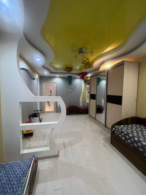 3 комн., 96 м², Блочный, Авиапорт 10