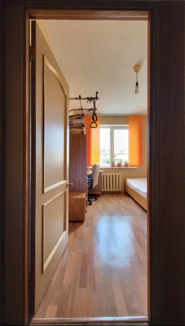 4 комн., 73 м², КПД, Центр - район пл. Орджоникидзе 5