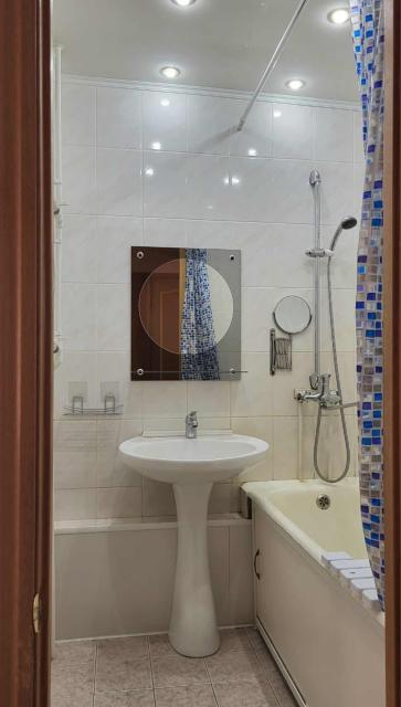 4 комн., 73 м², КПД, Центр - район пл. Орджоникидзе 6