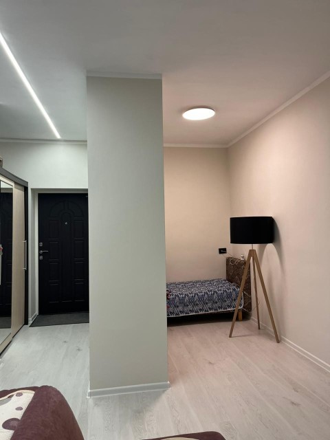 1 комн., 32 м², Блочный, Дом быта 8