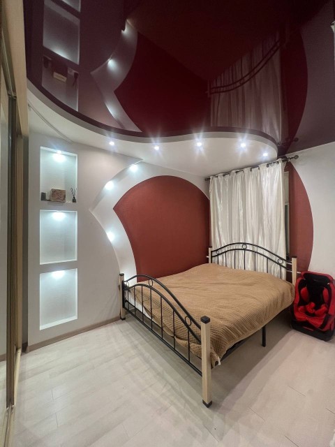 3 комн., 96 м², Блочный, Авиапорт 9