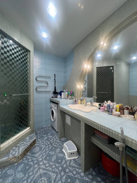 3 комн., 96 м², Блочный, Авиапорт 13