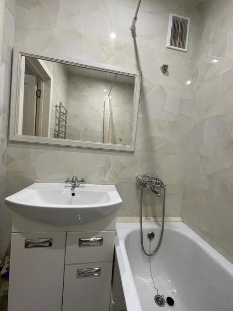 2 комн., 57 м², 112 серия, Крестьянский рынок, стадион "Туймаада" 7