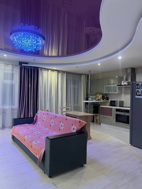 3 комн., 96 м², Блочный, Авиапорт 5