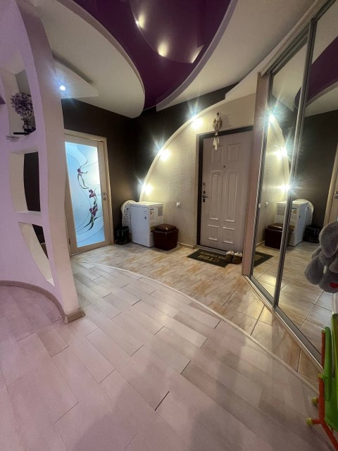 3 комн., 96 м², Блочный, Авиапорт 11