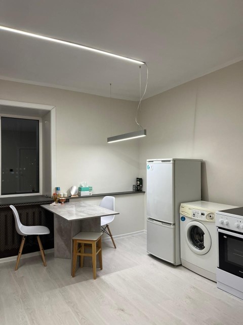 1 комн., 32 м², Блочный, Дом быта 4