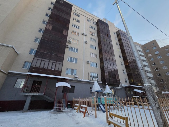 3 комн., 124 м², Монолитно-каркасный, Центр - район пл. Ленина