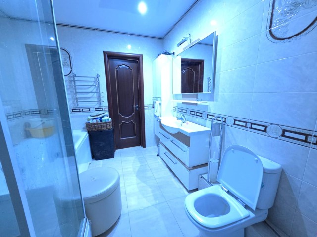 3 комн., 124 м², Монолитно-каркасный, Центр - район пл. Ленина 10