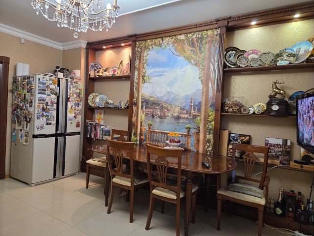 3 комн., 124 м², Монолитно-каркасный, Центр - район пл. Ленина 4