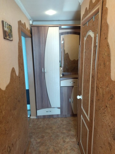 2 комн., 47 м², Блочный, Дом быта 9