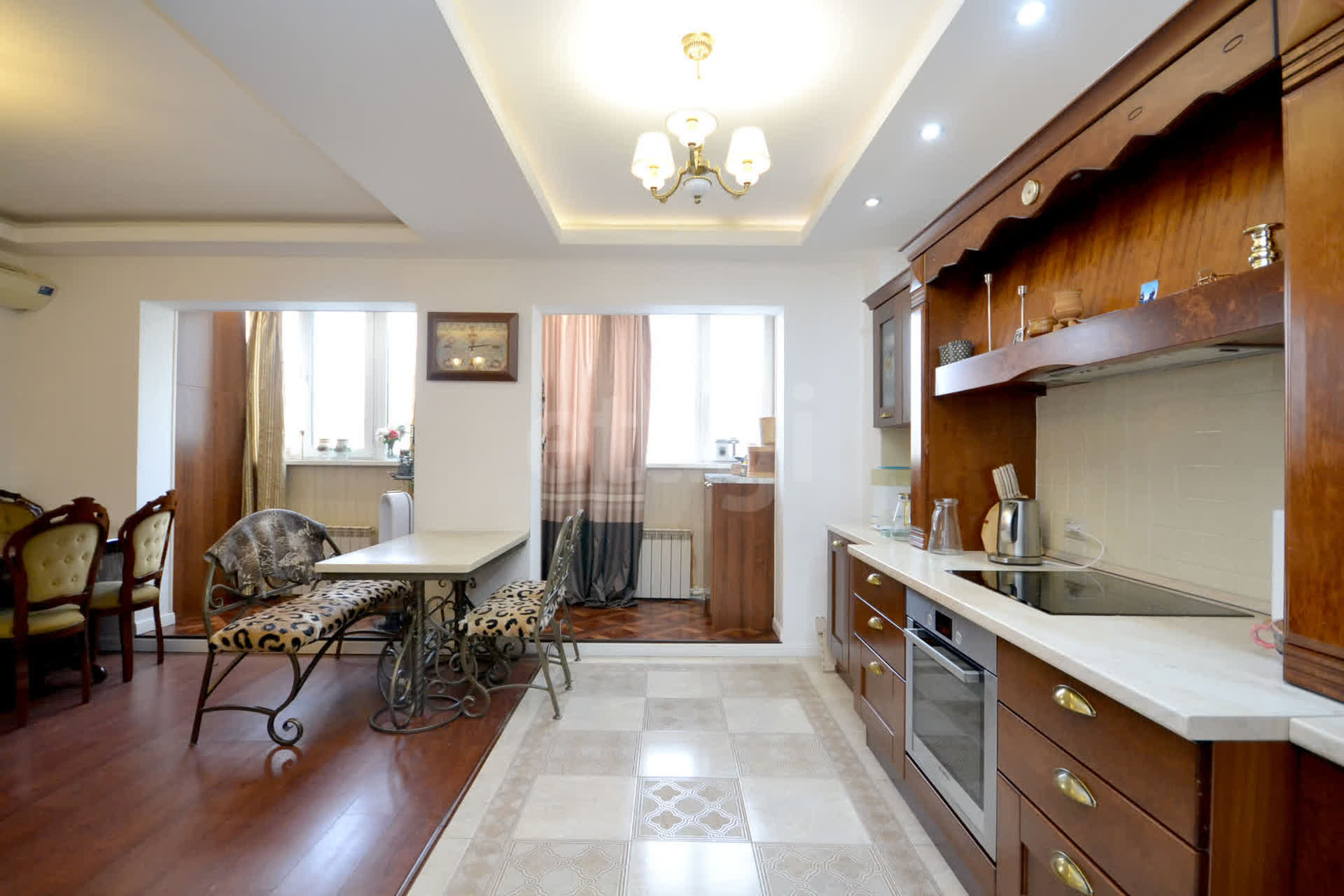 3 комн., 81 м², Монолитно-каркасный