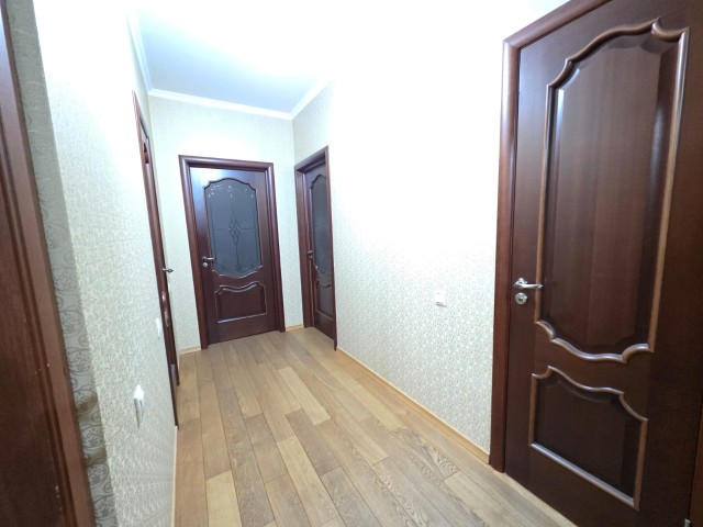 3 комн., 124 м², Монолитно-каркасный, Центр - район пл. Ленина 6