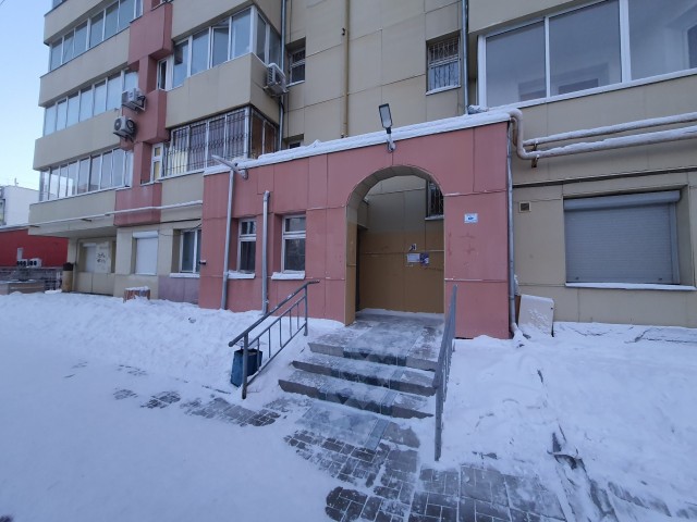 1 комн., 46 м², Монолитно-каркасный, Центр - район пл. Орджоникидзе 17