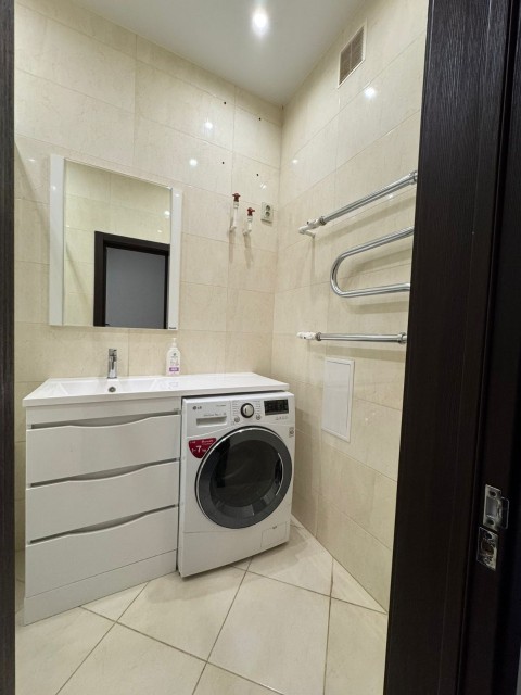 2 комн., 63 м², Сталинка, Центр - район пл. Дружбы 6