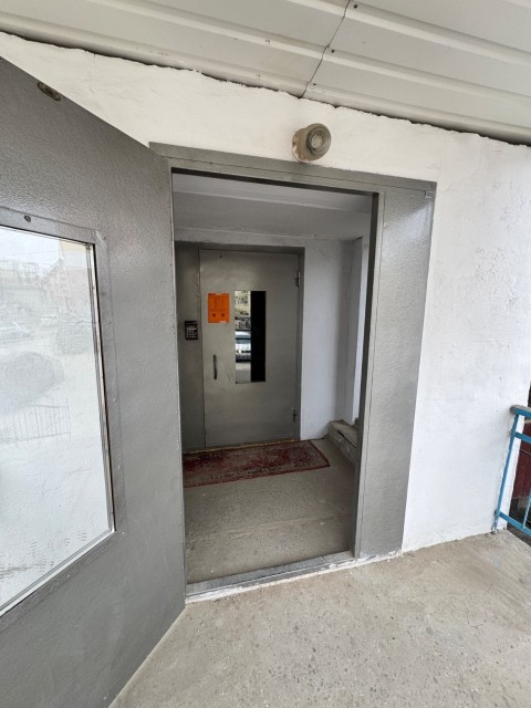 3 комн., 73 м², Блочный, Площадь Победы 15