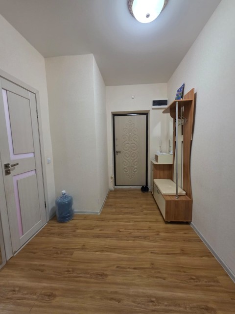 2 комн., 68 м², Блочный, Площадь Победы 6