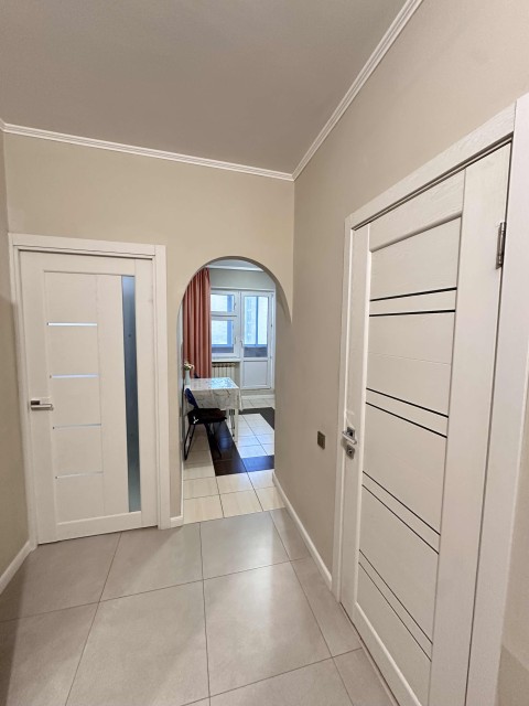 1 комн., 38 м², Монолитно-каркасный, Крестьянский рынок, стадион "Туймаада" 6