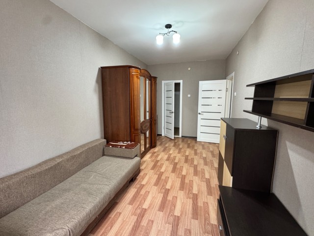 3 комн., 73 м², Блочный, Площадь Победы 3