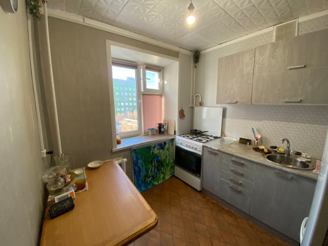 2 комн., 43 м², Блочный, Центр - район пл. Орджоникидзе