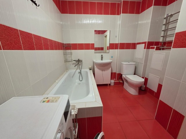 2 комн., 68 м², Блочный, Площадь Победы 7