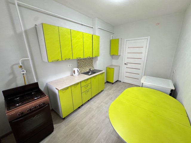 3 комн., 73 м², Блочный, Площадь Победы 4