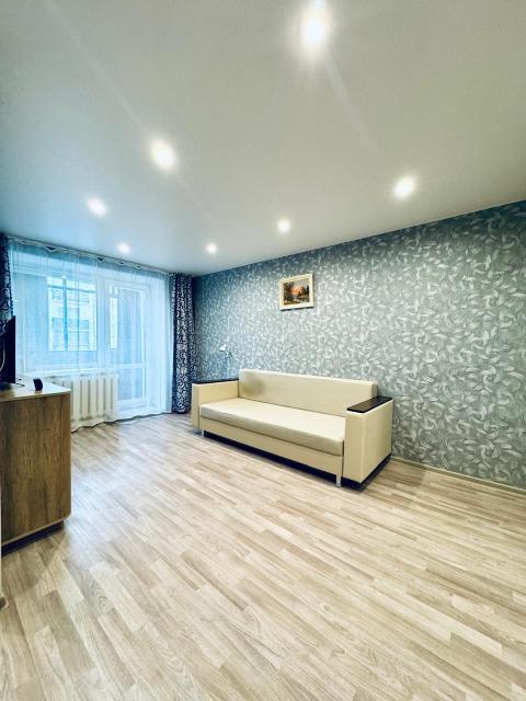 1 комн., Блочный, Центр - район пл. Орджоникидзе 2