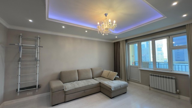 3 комн., 90 м², Монолитно-каркасный, Центр - район пл. Комсомольская 8