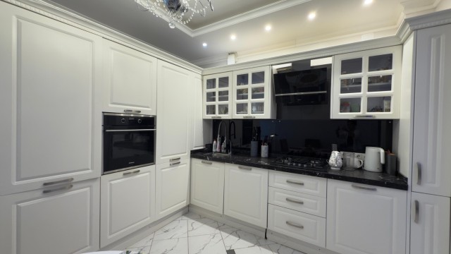 3 комн., 90 м², Монолитно-каркасный, Центр - район пл. Комсомольская