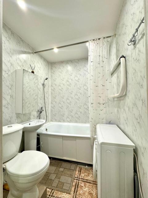 1 комн., Блочный, Центр - район пл. Орджоникидзе 6