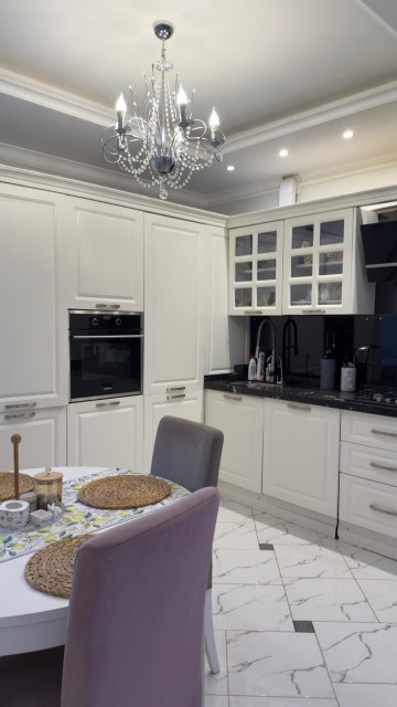 3 комн., 90 м², Монолитно-каркасный, Центр - район пл. Комсомольская 9