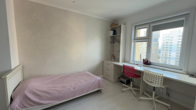 3 комн., 90 м², Монолитно-каркасный, Центр - район пл. Комсомольская 11