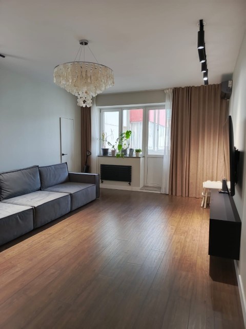 3 комн., 87 м², Инд. планировка, Центр - район пл. Орджоникидзе 4