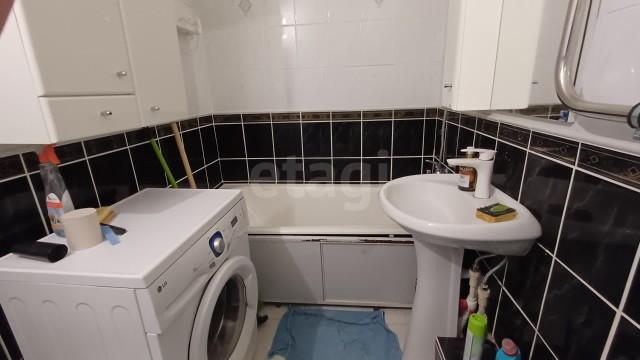 2 комн., Инд. планировка, Областная больница, рынок "Манньыаттаах" 9