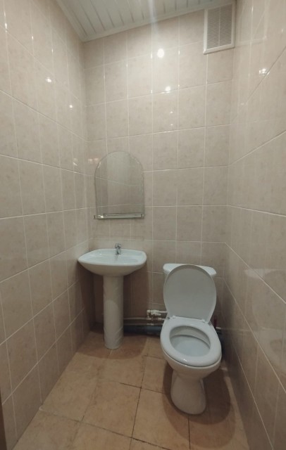 3 комн., 79 м², Сталинка, Центр - район пл. Орджоникидзе 14