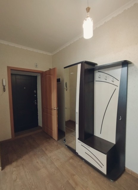 3 комн., 79 м², Сталинка, Центр - район пл. Орджоникидзе 13