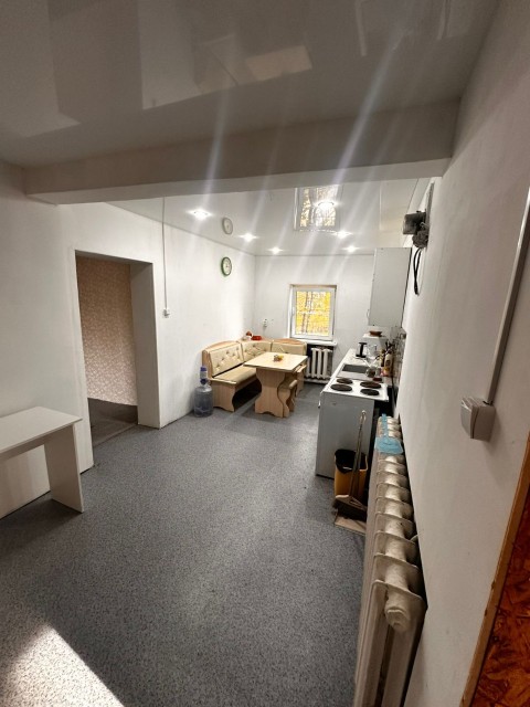 3 комн., Дерев. б/у, Рынок Столичный 2