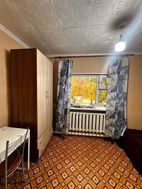 3 комн., Дерев. б/у, Рынок Столичный 9