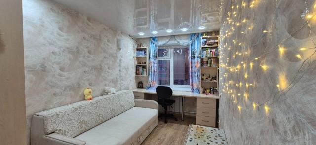 3 комн., КПД, Центр - район пл. Орджоникидзе 4