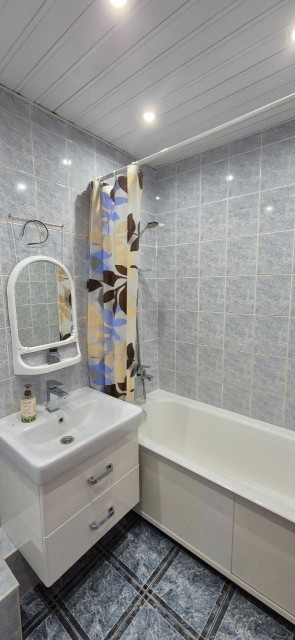 3 комн., КПД, Центр - район пл. Орджоникидзе 9