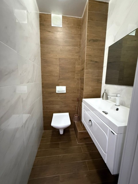 2 комн., 61 м², Монолитно-каркасный, Дом быта 7