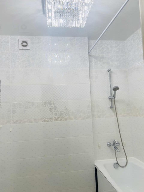 3 комн., 75 м², Блочный, Сахацирк 8